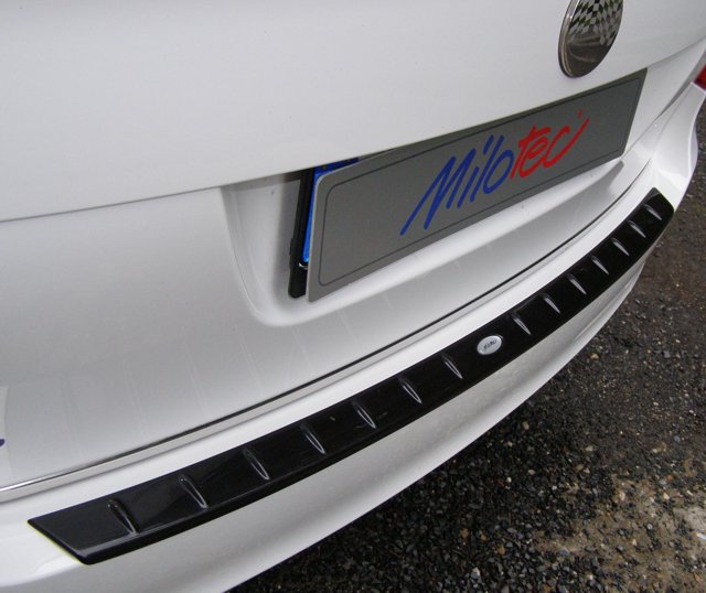 Práh pátých dveří s výstupky, černý lesklý „klavírlak“, Octavia II. Combi / Combi Facelift, 2005-2012