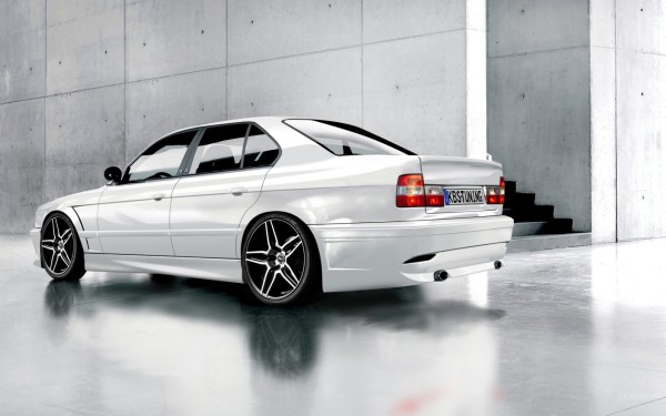 BMW E34 - Zadní nárazník