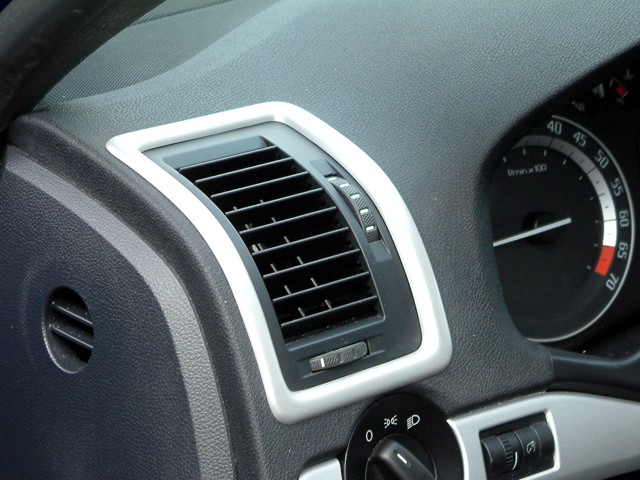 Dekory interiéru, sada 2 (rámečky ventilace 3 ks) ABS-stříbrný matný