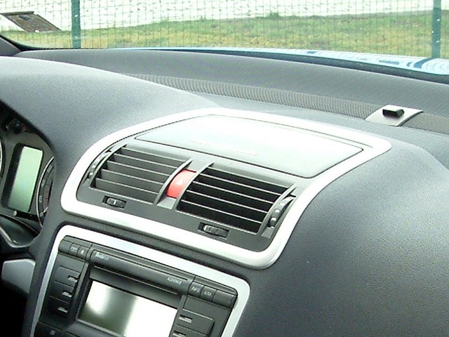 Dekory interiéru, sada 2 (rámečky ventilace 3 ks) ABS-stříbrný matný