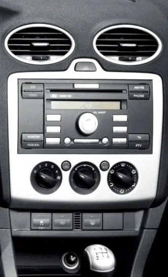 ISO redukce pro Ford Focus C-MAX, Focus 2005-2011, Kuga 08-13 antracit