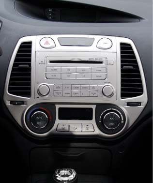 2DIN redukce pro Hyundai i20 03/2009-2012 černý