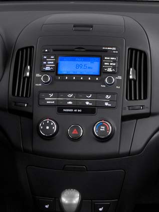 2DIN redukce pro Hyundai i30 2008- s manuální klimatizací