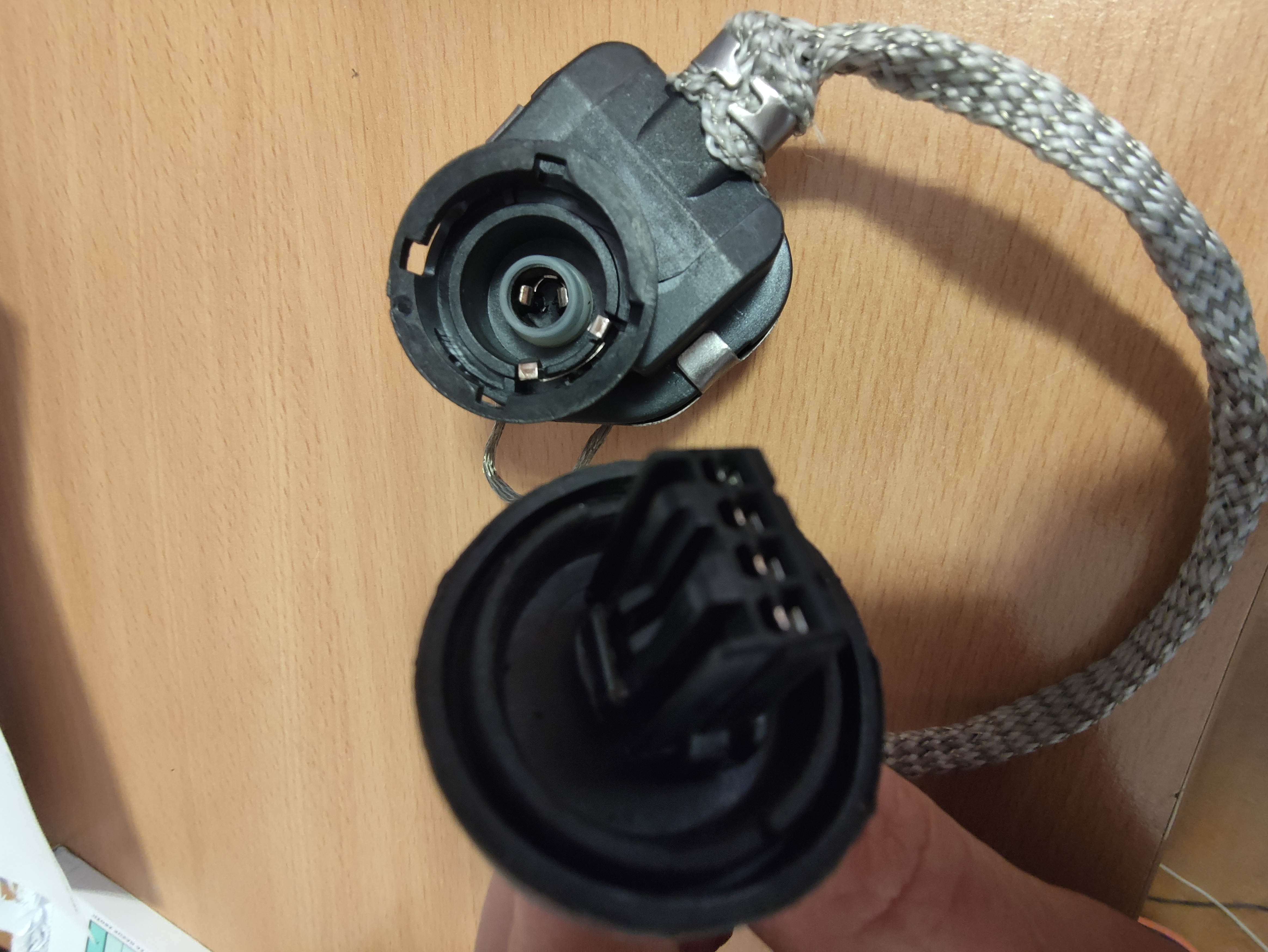 Startér pro xenonovou výbojku D2S, D2R s uzemněním