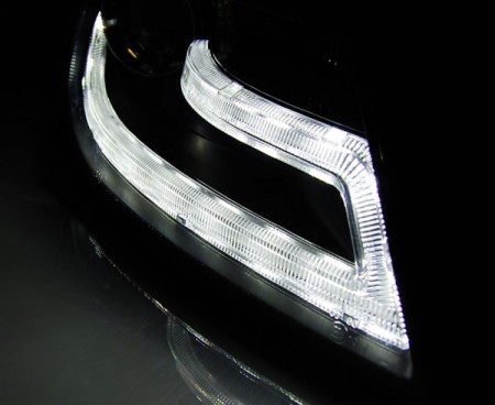 PŘEDNÍ SVĚTLA, SVĚTLOMETY, LAMPY AUDI A4 B8, 2008-2011 S DENNÍM SVÍCENÍM, TUBE LIGHT, XENON, ČERNÉ