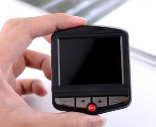 FULL HD kamera, 2,4" LCD