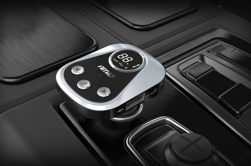 FM transmitter bluetooth 5.0 s funkcí nabíječky 2.4A a lokalizací 