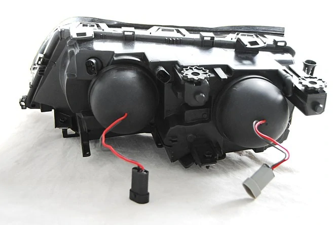 Přední světlomet BMW E46, 2001-2005, sedan, touring, pravý FBM01R