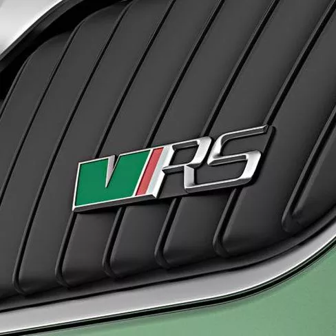 Přední znak RS Škoda Octavia II Facelift (2009 - 2013) - originál