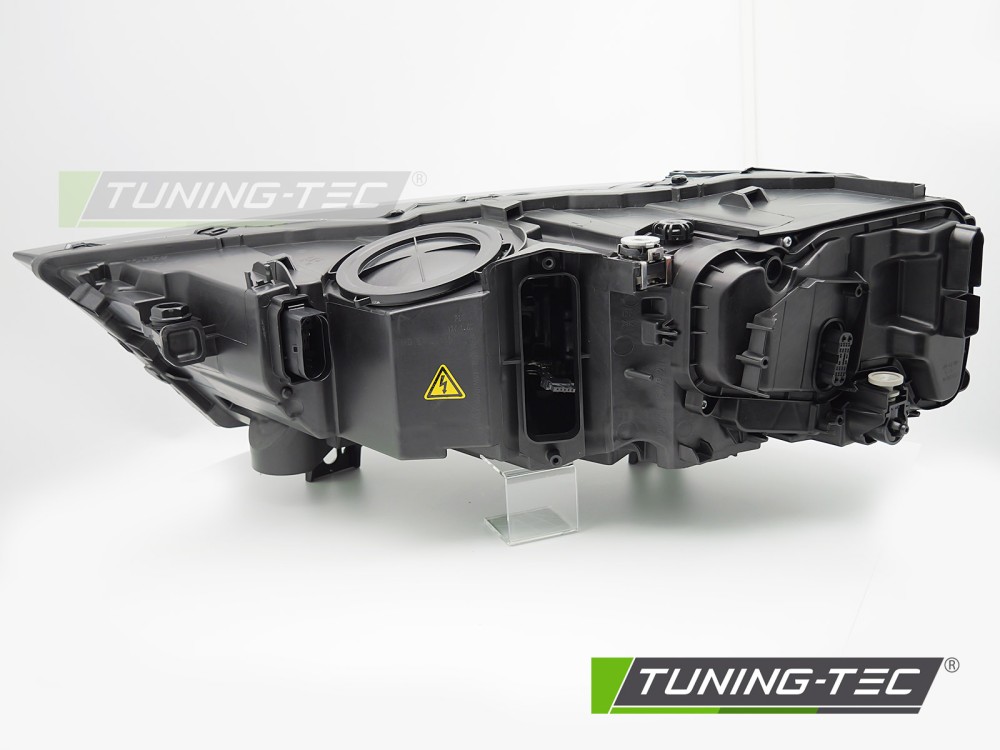 Přední světlo AUDI Q7 15-19 černé XENON PRAVÉ TYC