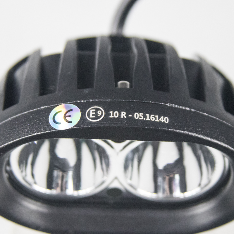LED světlo oválné 10-60V, 2x10W, R10, bodový paprsek, 97x63x75mm