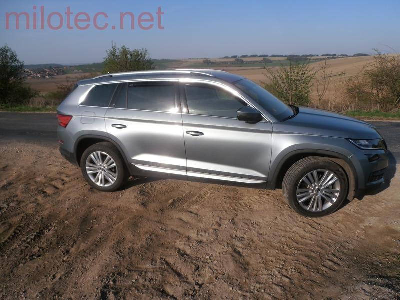 Lišty bočních dveří M-TRACK - stříbrné matné, Kodiaq od r.v. 2016 -