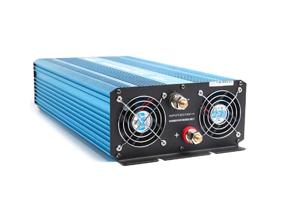 Sinusový měnič napětí z 24/230V + USB, 4000W