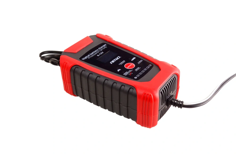 Inteligentní nabíječka autobaterií DBC-02 6/12V (2A / 4A) AMIO