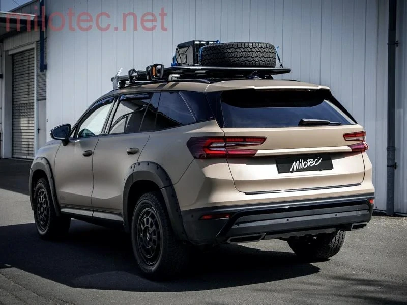 Dummy - koncovky výfuku, černý lesklý "klavírlak", Kodiaq II. 2024 –