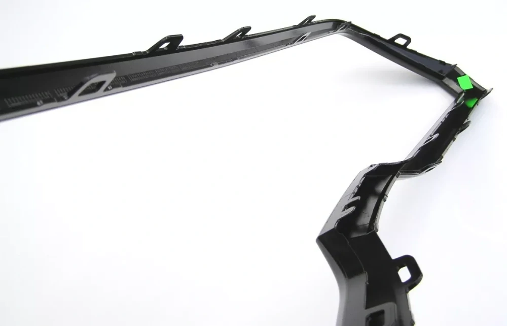 Rám přední masky Škoda Scala (od roku 2019>) černý lesklý originál