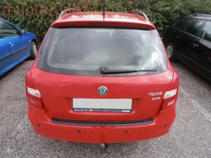 Práh pátých dveří s výstupky, černá metalíza, Fabia II. Combi / RS Combi 2008-2014