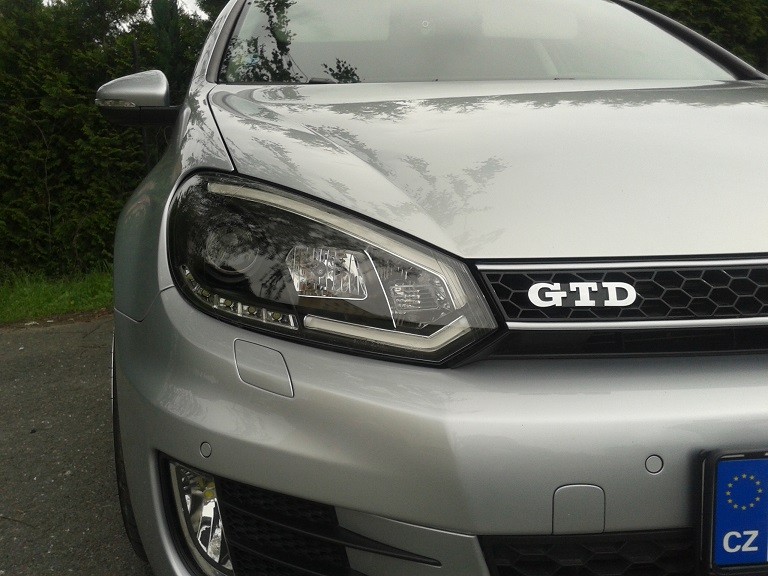 Přední světla s LED denními světly, Tube Lights VW Golf VI/6 08-12 černá