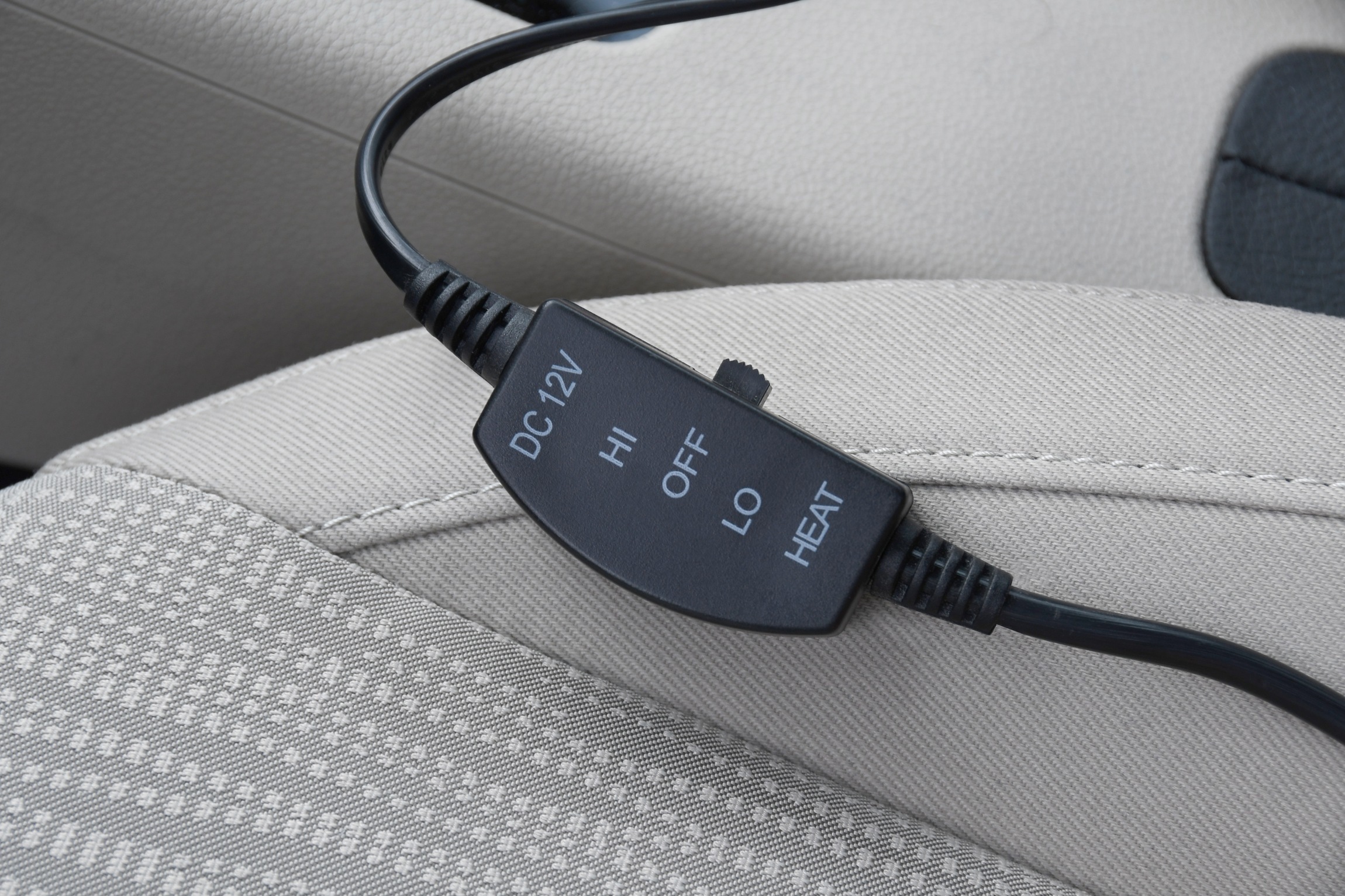 Vyhřívaný podsedák 12V COMPASS PREMIER s termostatem