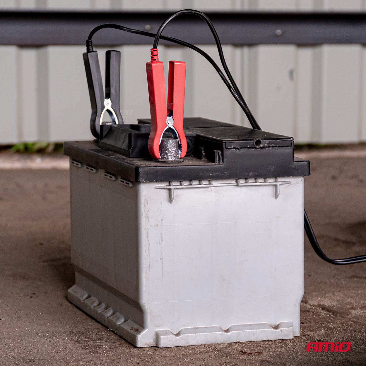 Inteligentní nabíječka AMIO 12V/24V 10A (12V 50-100Ah | 24V 50Ah)