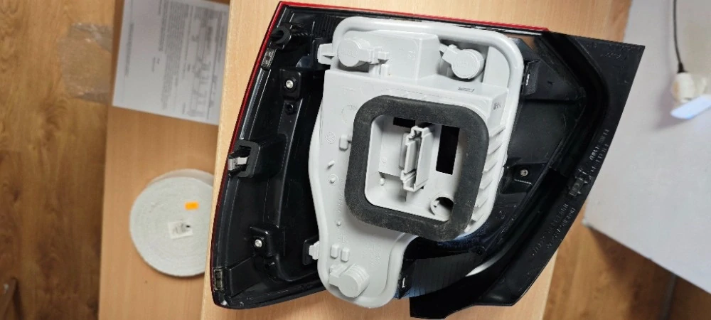 Světlo levé zadní Volkswagen Polo V 6R 2009-