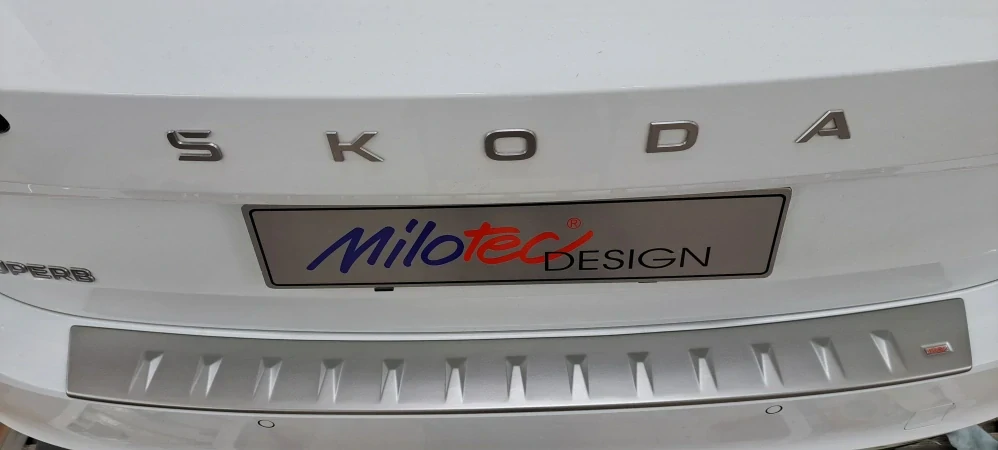 Práh pátých dveří s výstupky, Alu Brush - matný, Škoda Octavia IV. Combi Facelift / Combi RS Facelift, od r.v. 2024