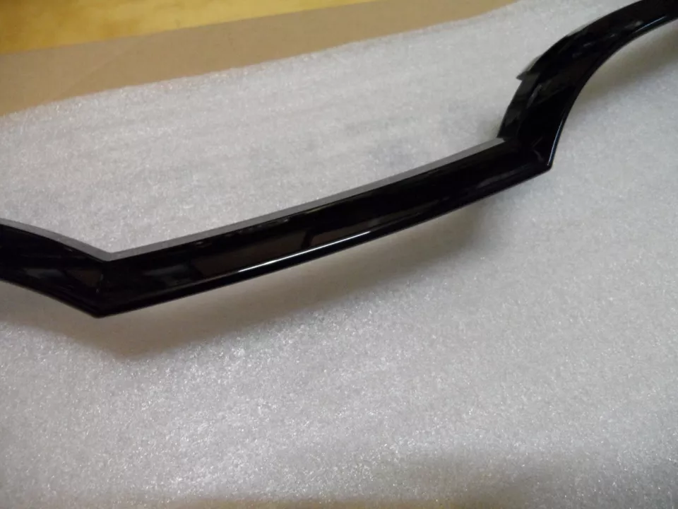 Rámeček přední masky Škoda Octavia III Facelift (2017 - 2020) originál, černý lesklý