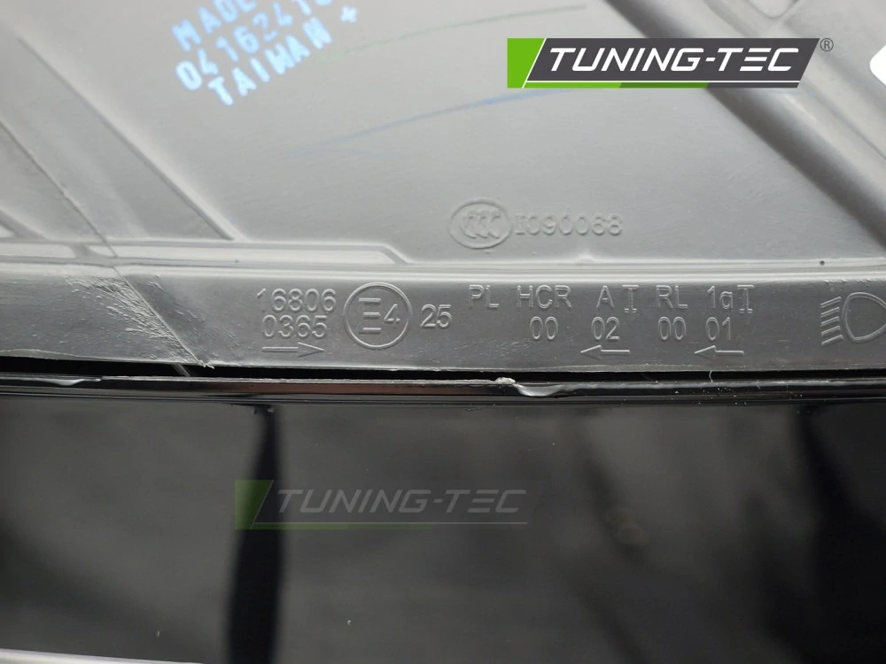 Přední světlo VW JETTA 11-14 černé PRAVÉ TYC