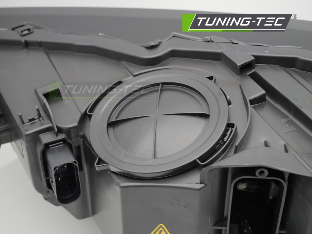 Přední světlo AUDI Q7 15-19 černé XENON PRAVÉ TYC