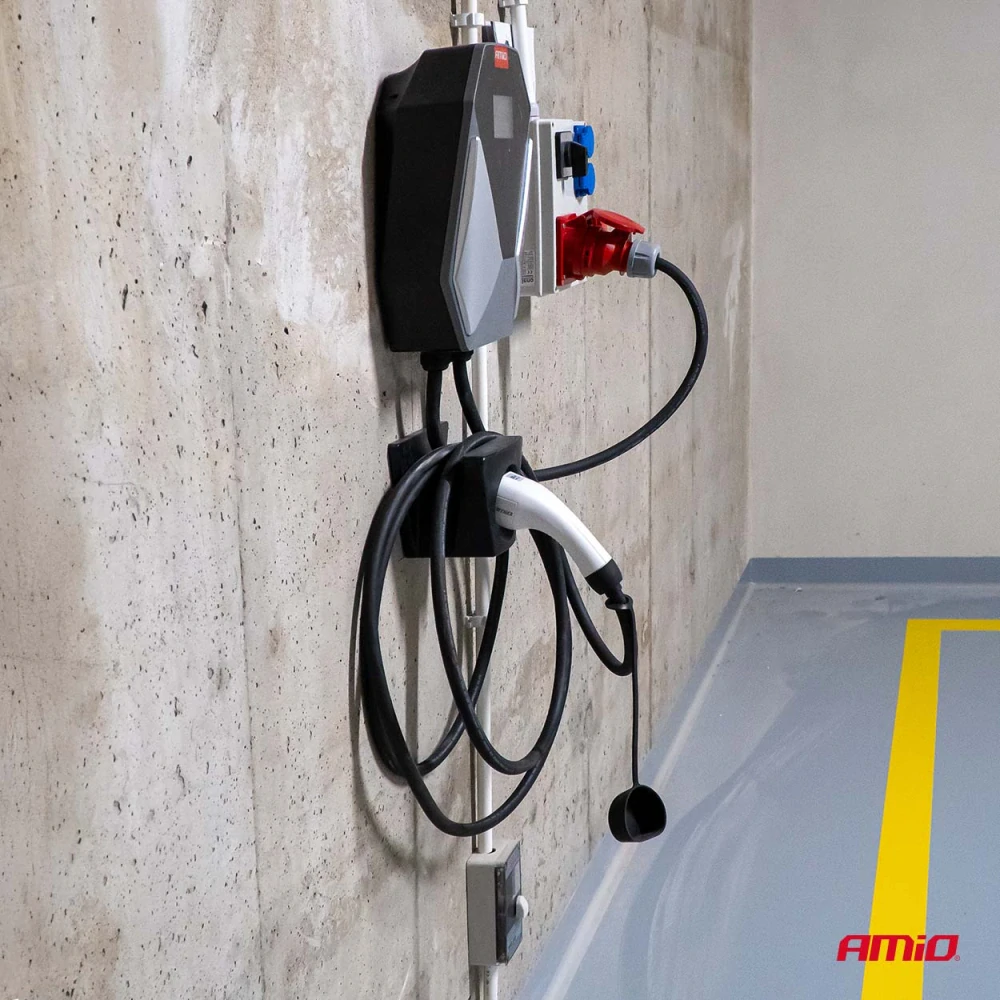 Třífázová nástěnná nabíječka pro elektromobily 22kW 32A 400V AMiO