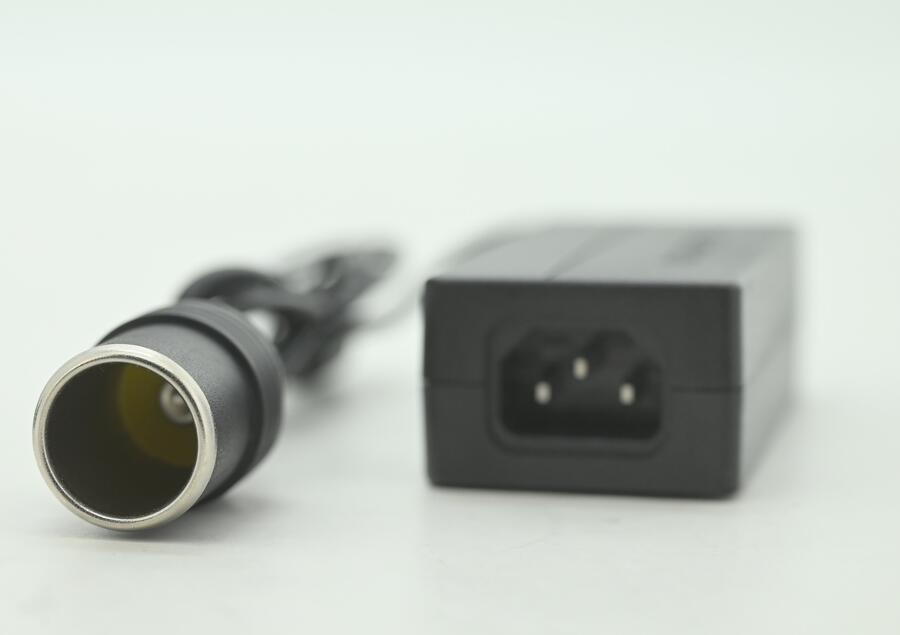 MĚNIČ NAPĚTÍ 220V NA 12V 5A COMPASS 