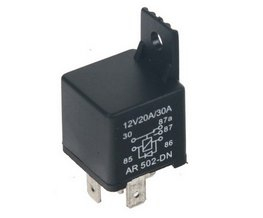 PŘEPÍNACÍ relé 12V, 20A/30A s diodou