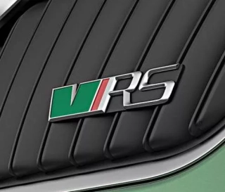 Přední znak RS Škoda Octavia II Facelift (2009 - 2013) - originál