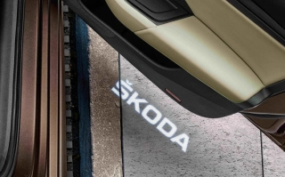 LED projektor (osvětlení nástupního prostoru) logo ŠKODA original - 2 ks