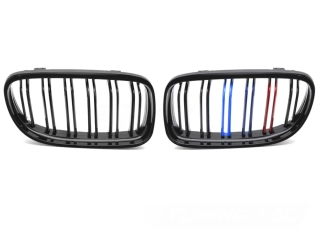 Přední maska, ledvinky BMW E90 / E91 LCI 09-11 lesklá černá, dvojitá žebra s barevnými pásky