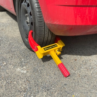 Mechanický zámek na kolo automobilu (botička proti krádeži)
